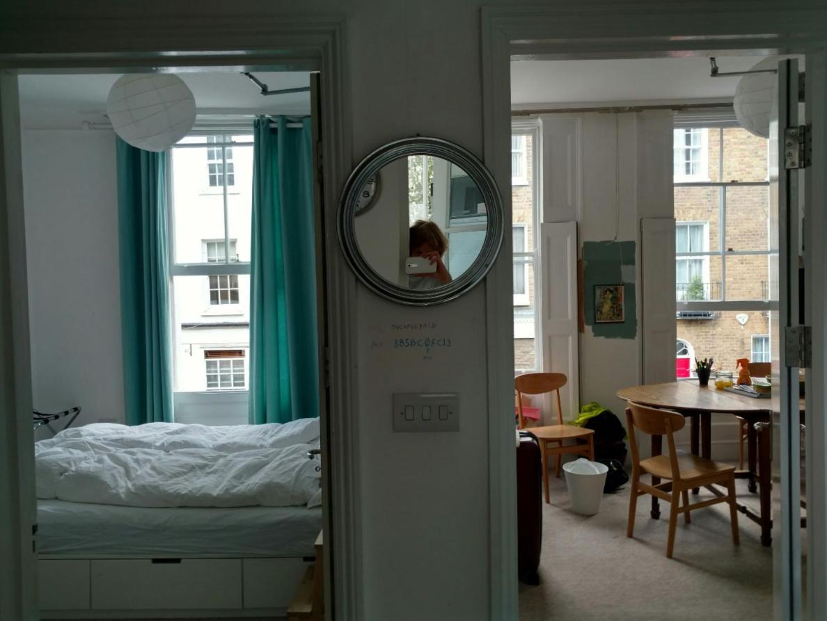 Central London Flat. Georgian Terrace. Bright. Экстерьер фото