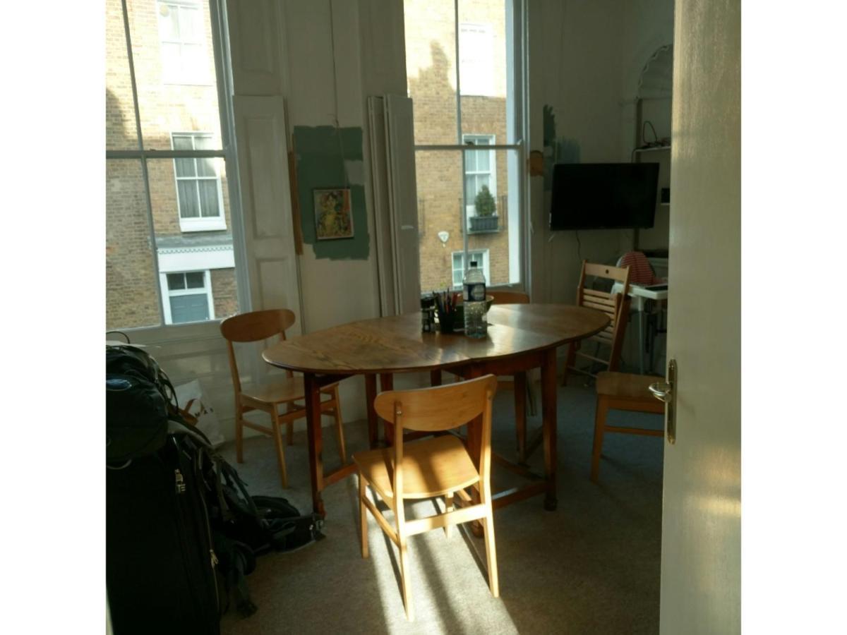 Central London Flat. Georgian Terrace. Bright. Экстерьер фото