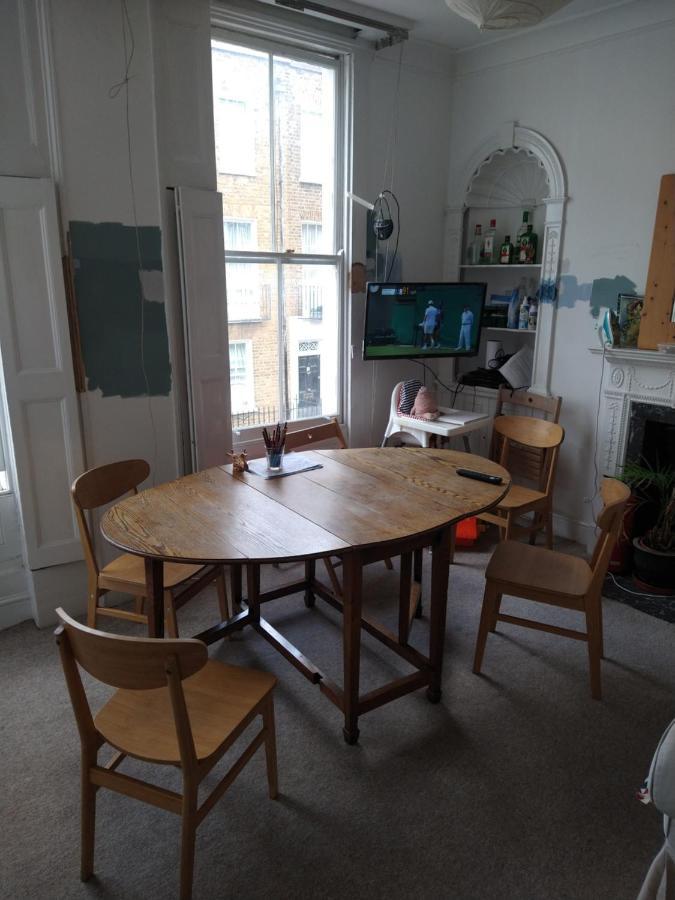 Central London Flat. Georgian Terrace. Bright. Экстерьер фото